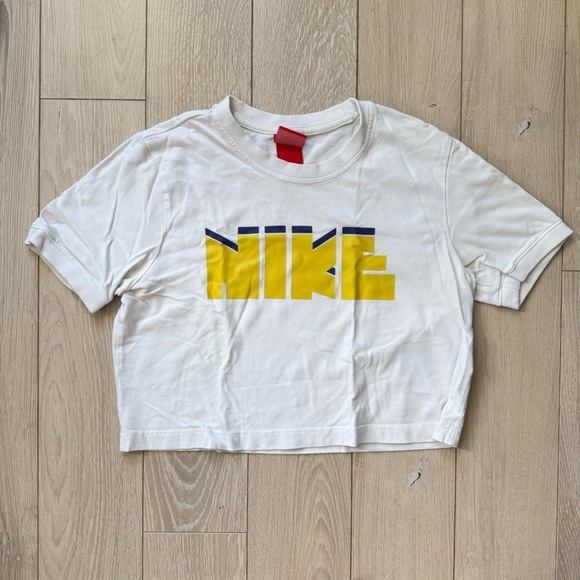 Nike Tops - Nike Y2K Cropped Logo T Shirt Women’s Size Small